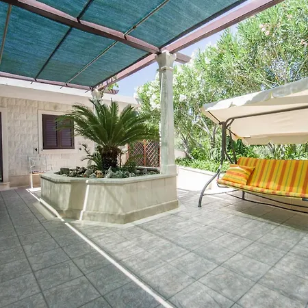 Дом отдыха House With A Parking Space Selca, Brac - 11465